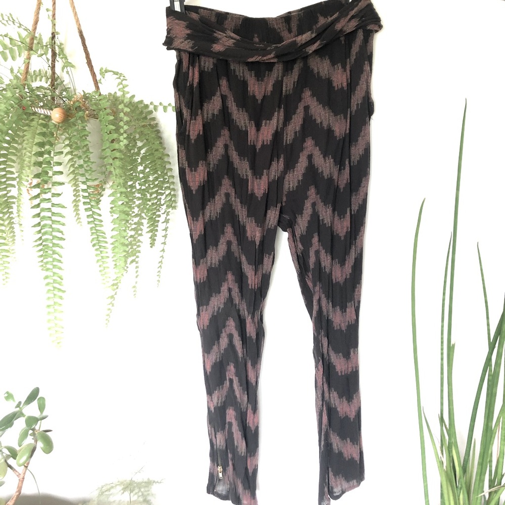 Free People aztec print pants w/ ankle zip